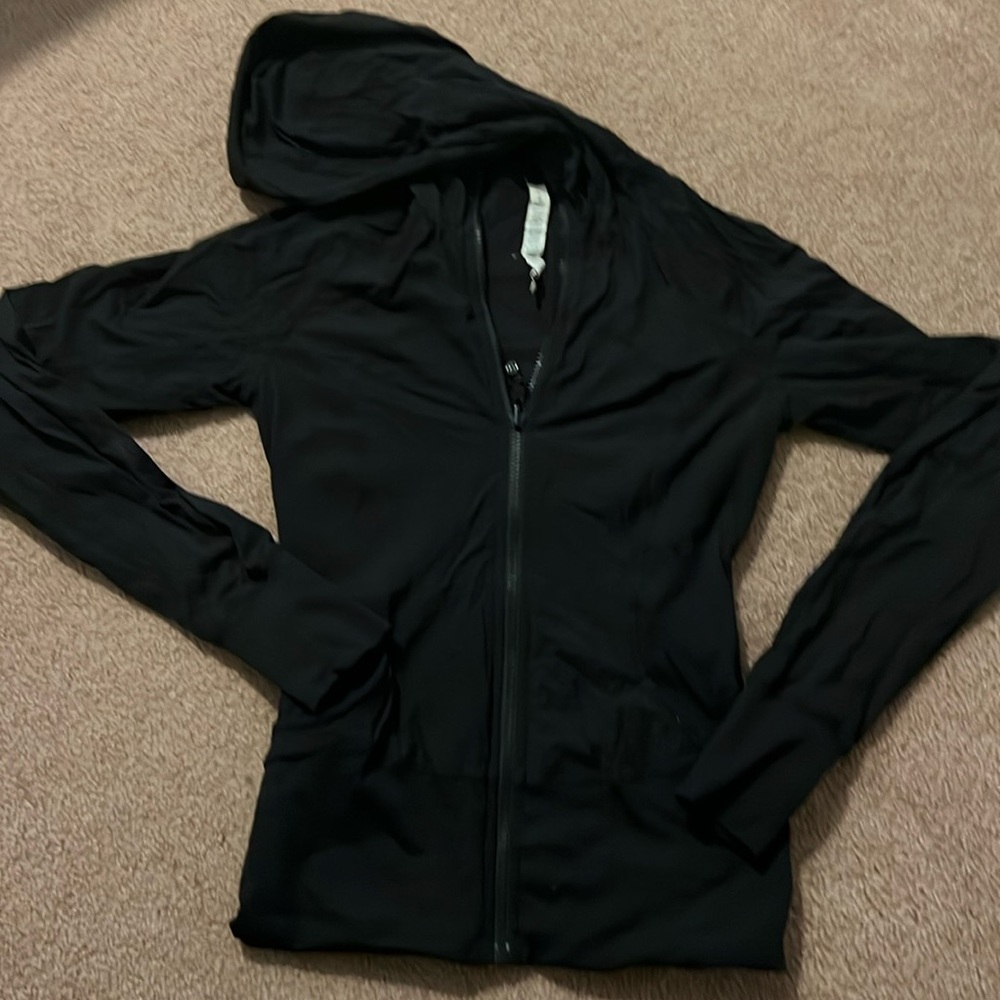 Lululemon hooded jacket in black size 6
